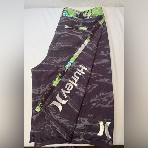 Hurley Other - Hurley Gray Black Camo Swim Trunks with Lime Trim - Sz 32